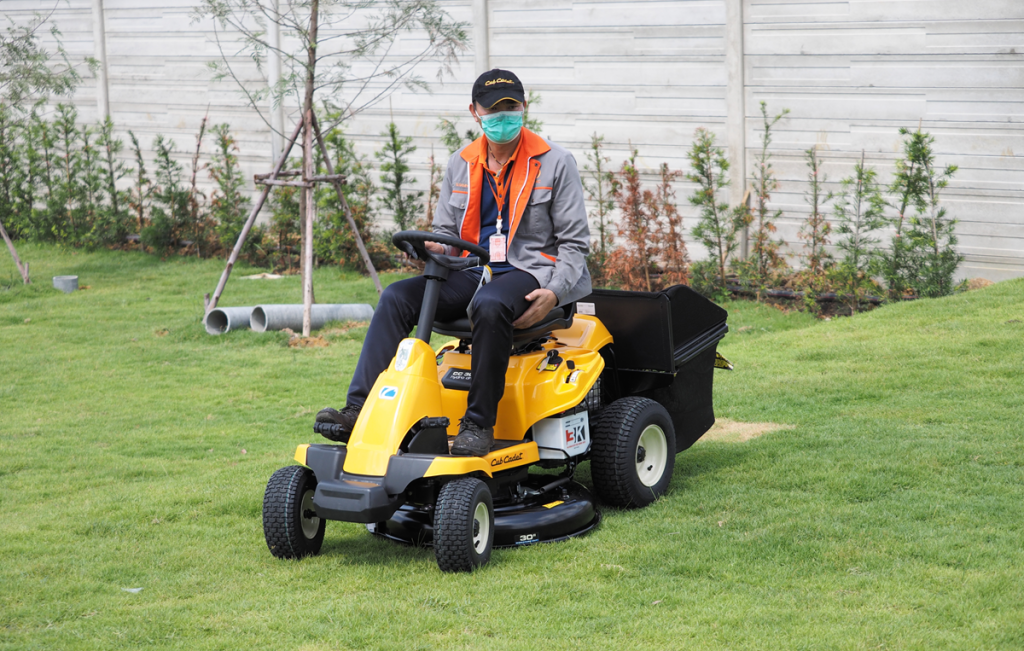 รถตัดหญ้านั่งขับ cub cadet 10.5แรงม้า