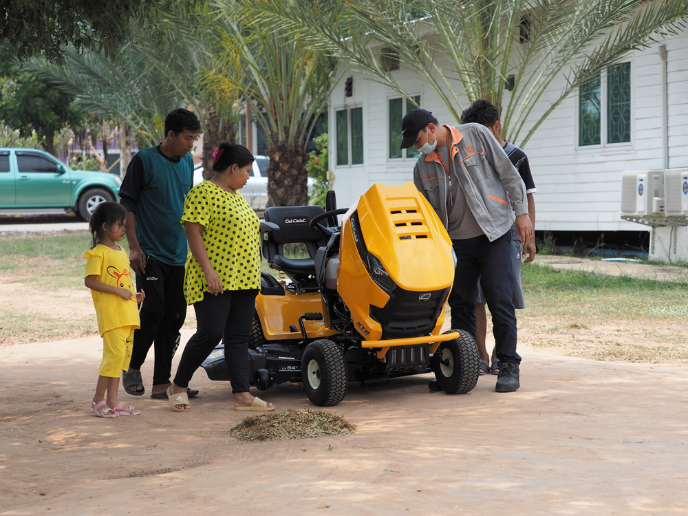 สอนวิธีดูแลรักษารถตัดหญ้านั่งขับ